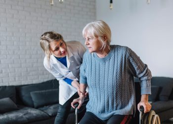 700 000 seniors supplémentaires dépendantes à horizon 2050 selon l&rsquo;Insee et la Drees
